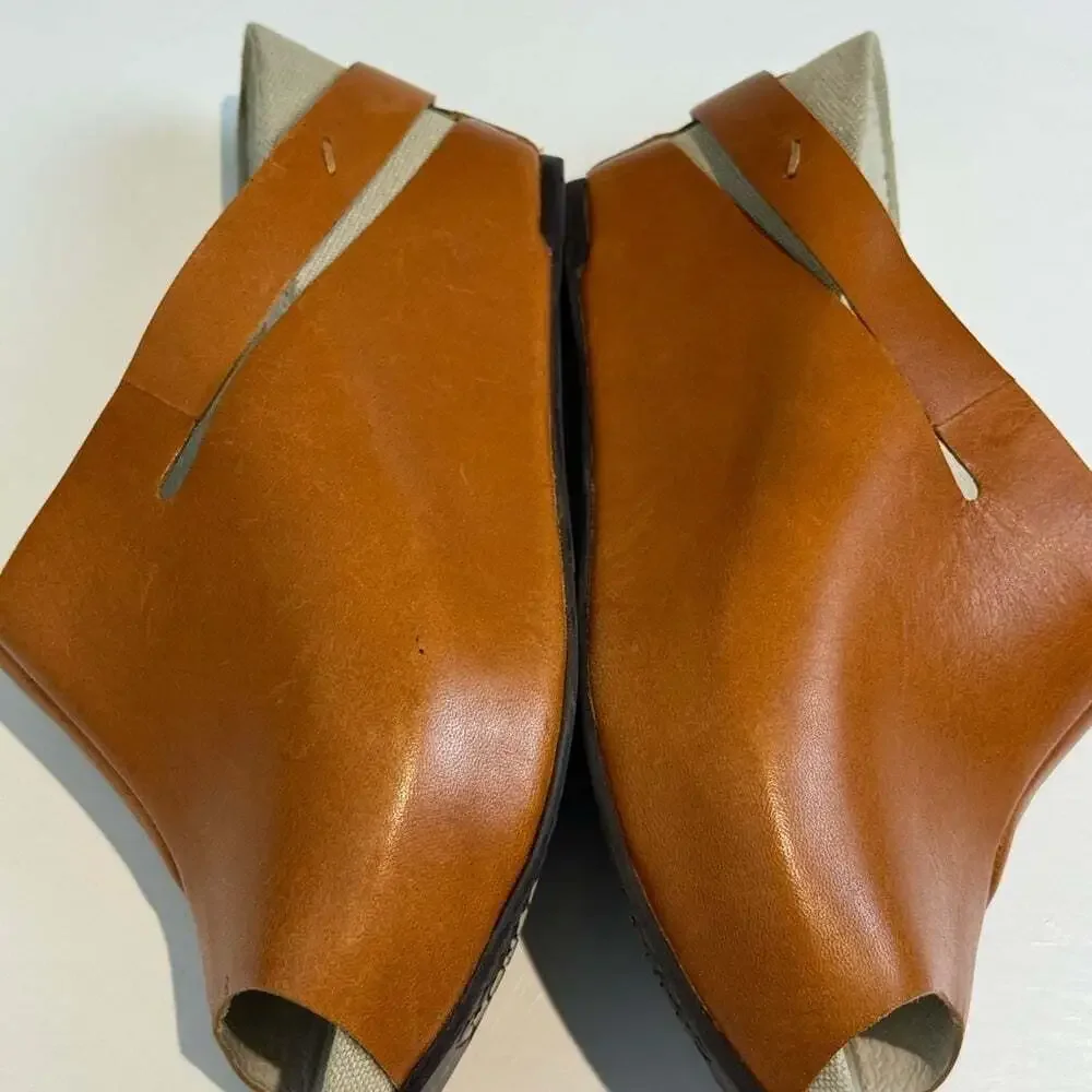 Tsubo Open Toe Brown Leather Wedge Sandals Slip On Slide Women’s Size: 6